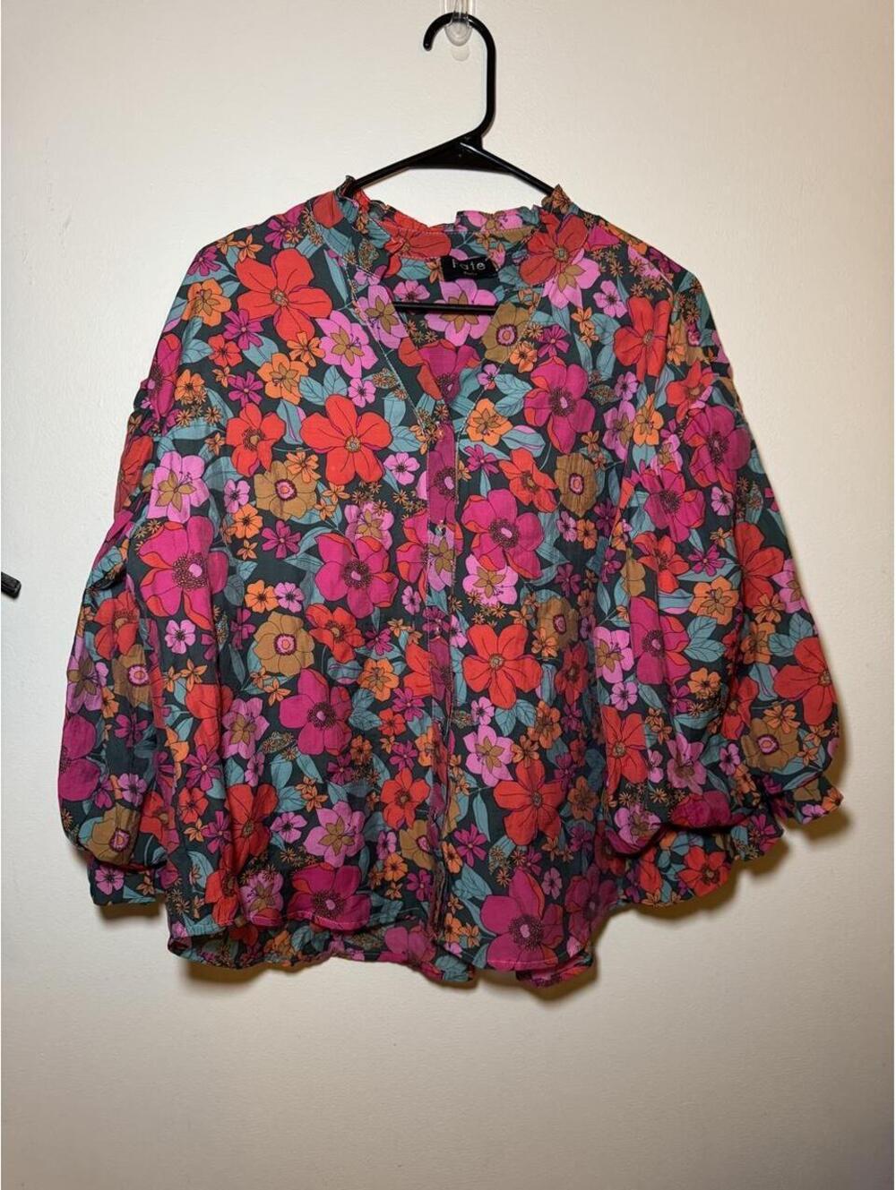 Fate floral blouse with pink, red and orange flowers on a dark background size S